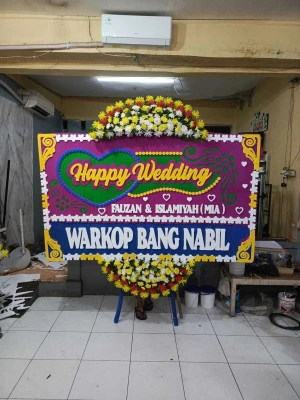 Papan Bunga di Kemiri