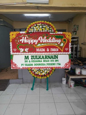 Papan Bunga di Kemiri